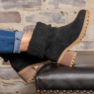 Corkys Black Sherpa Heeled Boots New In Box